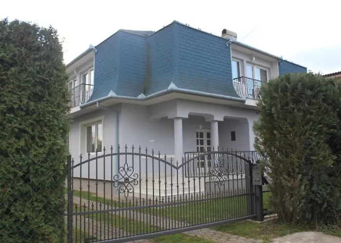 Pine Wood 7 דירה *